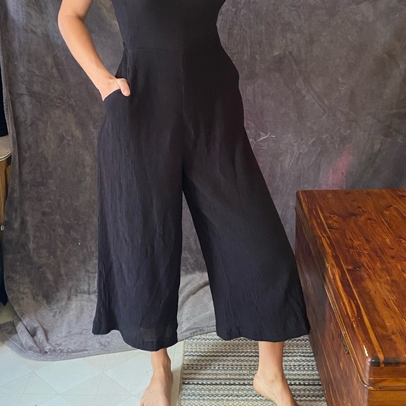 Black jumpsuit from Anthropologie - Picture 4 of 17